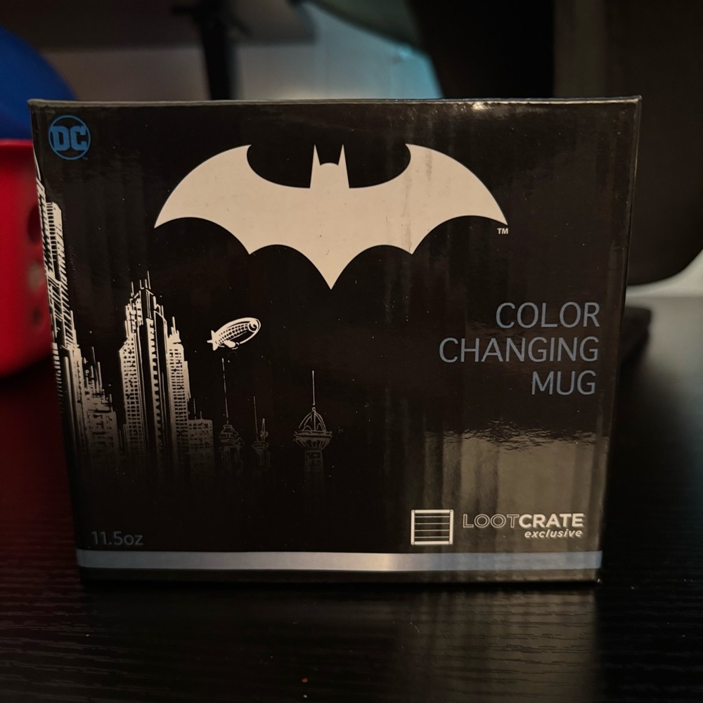 Color Changing Batman and Joker DC Black and White Gotham Skyline Ceramic Mug - Picture 2 of 6